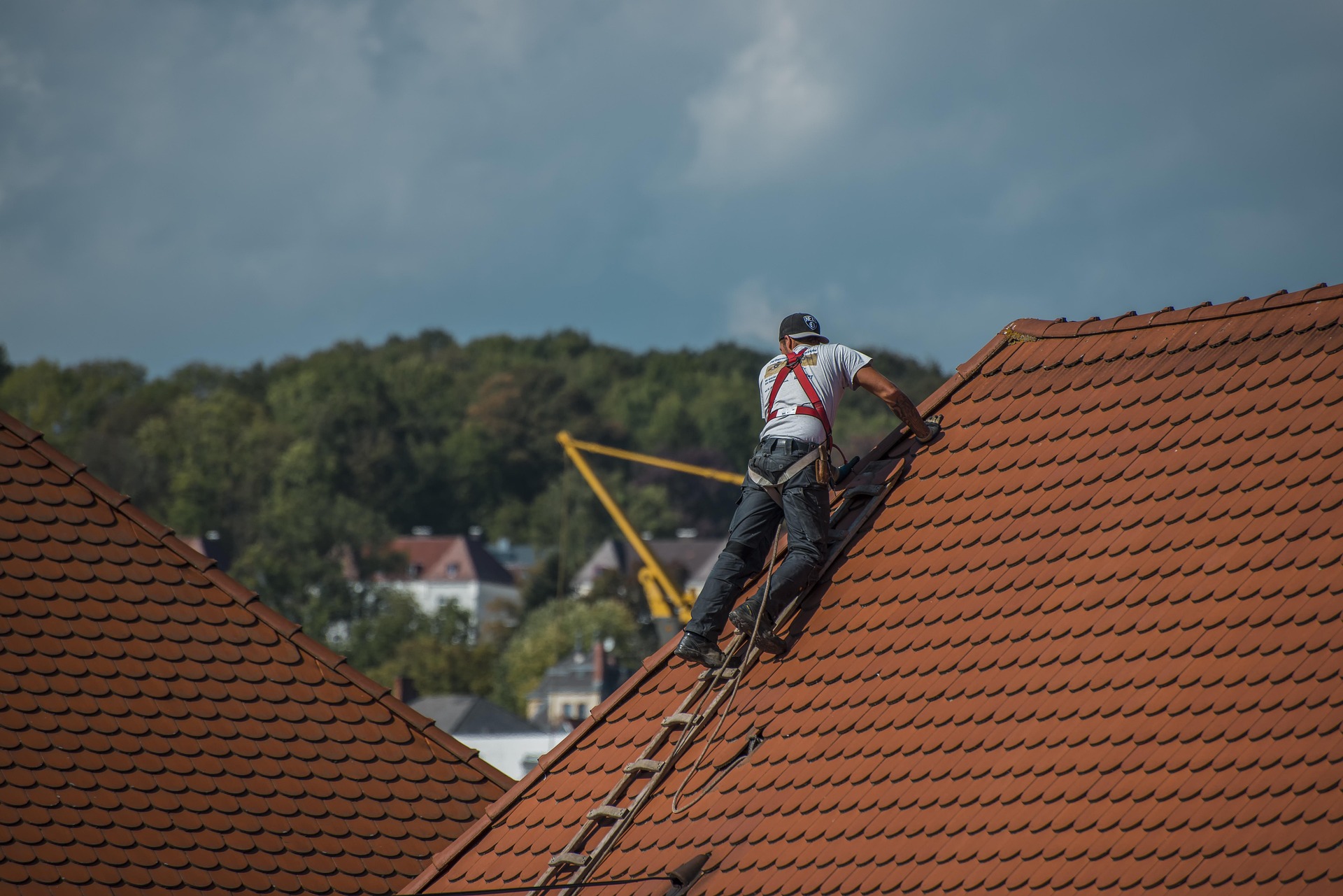 bluelightpictures-roofers-2891664_1920 bluelightpictures-roofers-2891664_1920