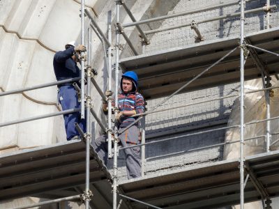 Segurança no Trabalho em Altura – Linhas de vida, estruturas e andaimes